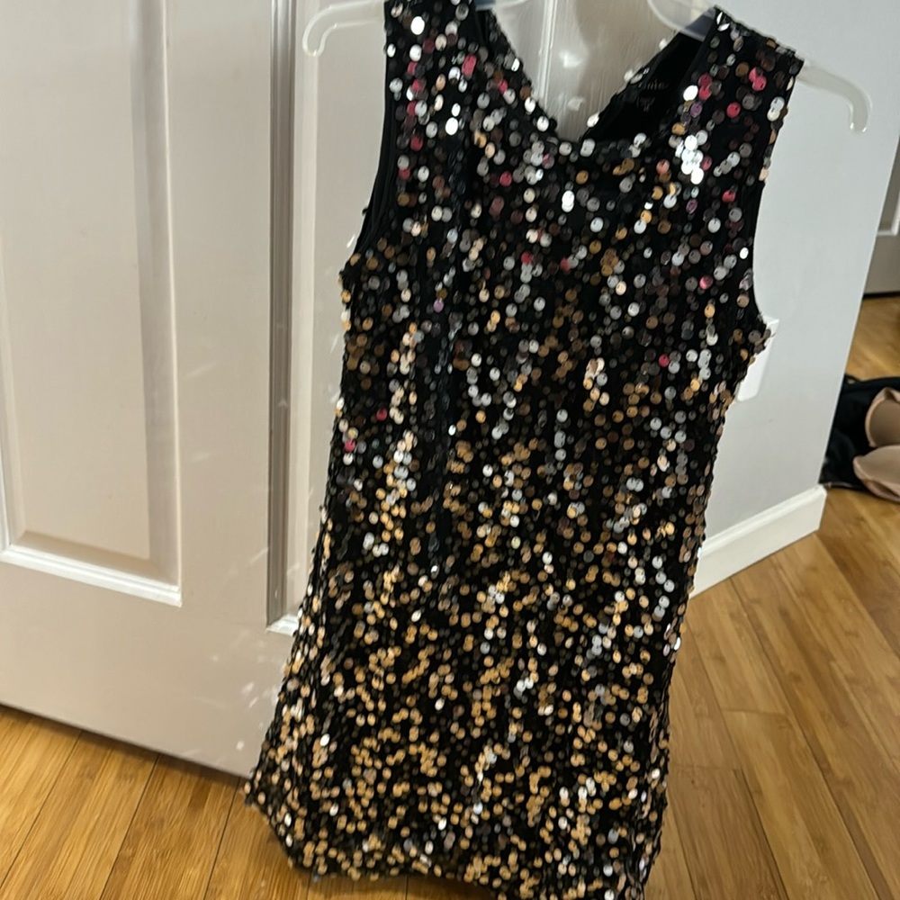 Almost new Cute sparkly dress can be worn for any event size 14